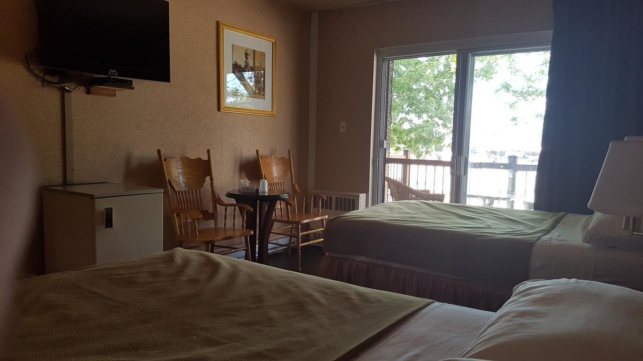 Chomedey Inn Laval Buitenkant foto