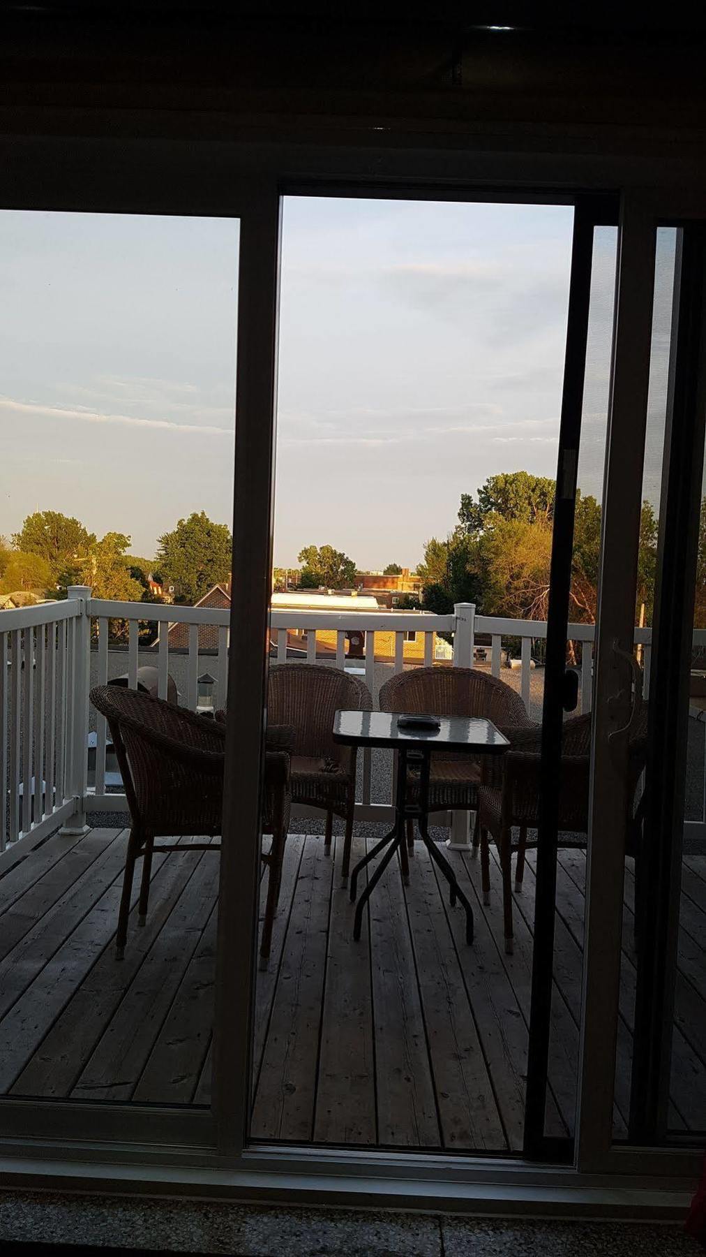 Chomedey Inn Laval Buitenkant foto