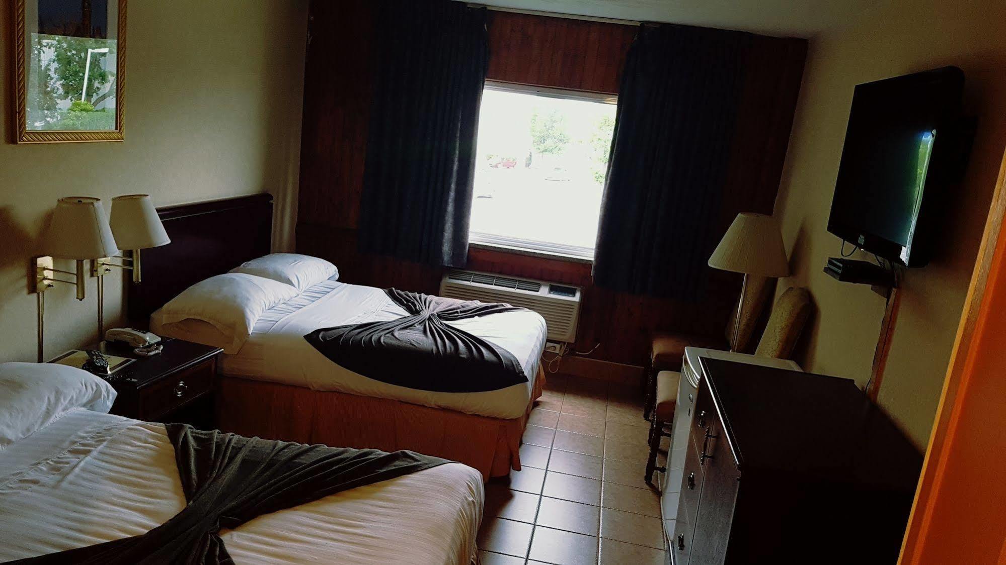 Chomedey Inn Laval Buitenkant foto