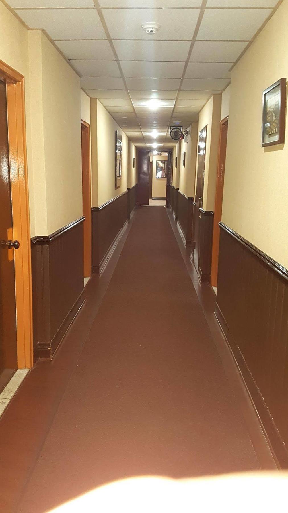 Chomedey Inn Laval Buitenkant foto