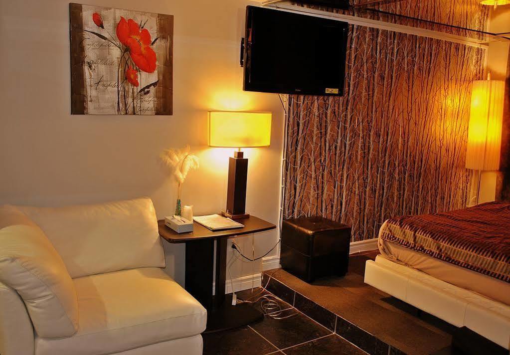 Chomedey Inn Laval Buitenkant foto
